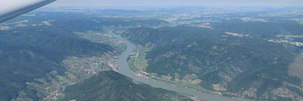 Verortung via Georeferenzierung der Kamera: Aufgenommen in der Nähe von Gemeinde Martinsberg, Österreich in 2000 Meter